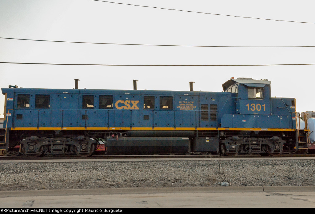 CSX 3GS21B Locomotive in the yard